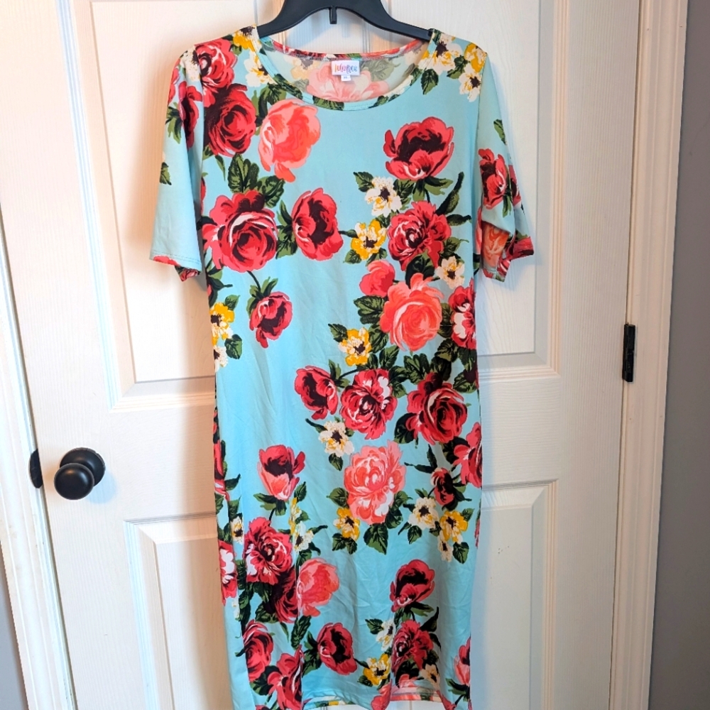 XL Floral Form fitting dress